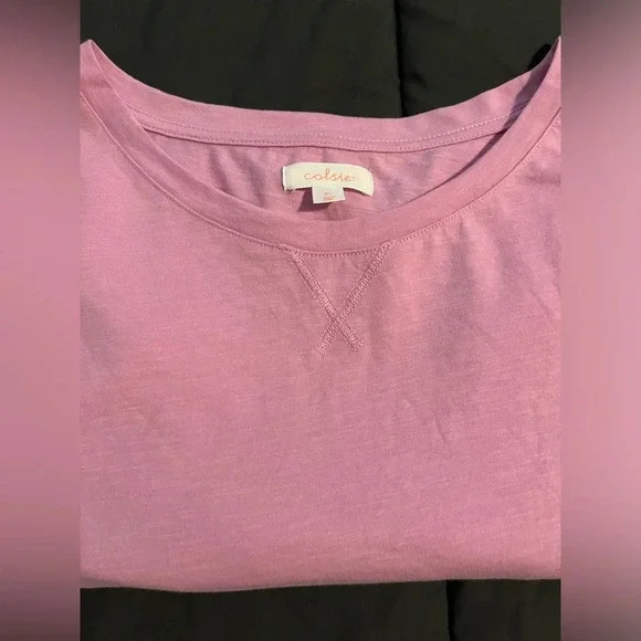 Colsie Boxy Cropped Tee - Picture 5 of 10